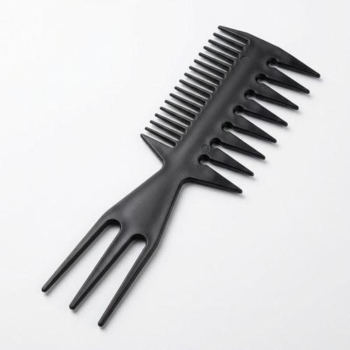 The Sculpt & Blend Comb